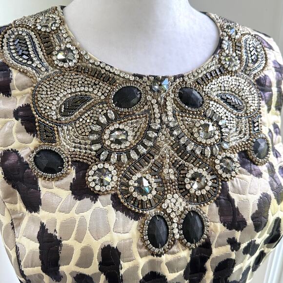 ST. JOHN COUTURE Stunning Luxury Sz 4 Animal Print Beaded Sheath Dress Knee - Picture 3 of 10